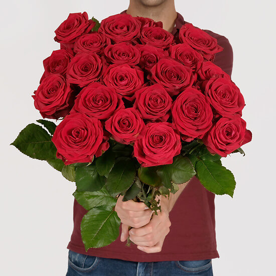 24 Red Roses – flower delivery Geneva