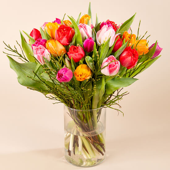 Denk an Dich – colourful tulips with vase, Geneva flower delivery